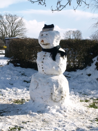 Snow man in Charlton Musgrove